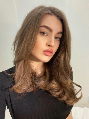 Вероника Элегантная Блондинка